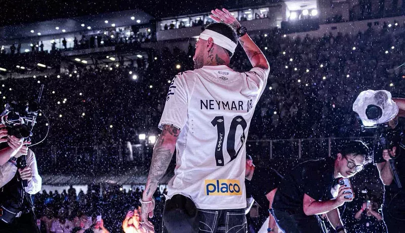 Neymar đang đá cho câu lạc bộ nào?