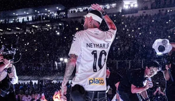 Neymar đang đá cho câu lạc bộ nào năm 2026?